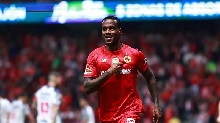 Helinho of Toluca.