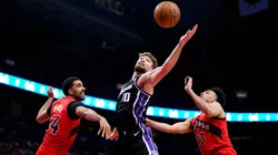 Domantas Sabonis #10 of the Sacramento Kings in 2024.