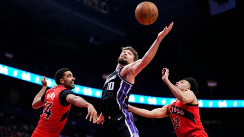 Domantas Sabonis #10 of the Sacramento Kings in 2024.