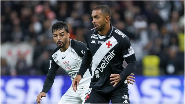 Paulo Henrique of Vasco da Gama drives the ball in front of Matheus Bidu of Corinthians