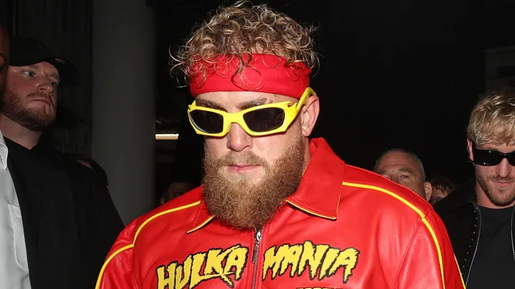Jake Paul prepares before walking to the ring.