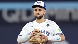 Bo Bichette #11 signs with the Mets.