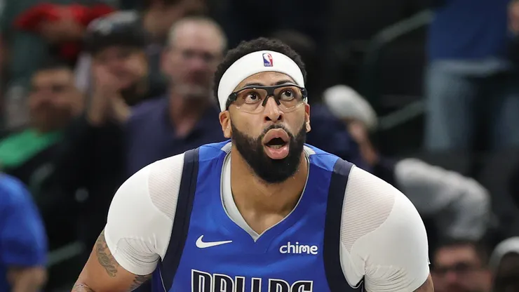 Anthony Davis of the Dallas Mavericks.