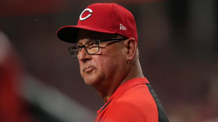 Manager Terry Francona #77 of the Cincinnati Reds.