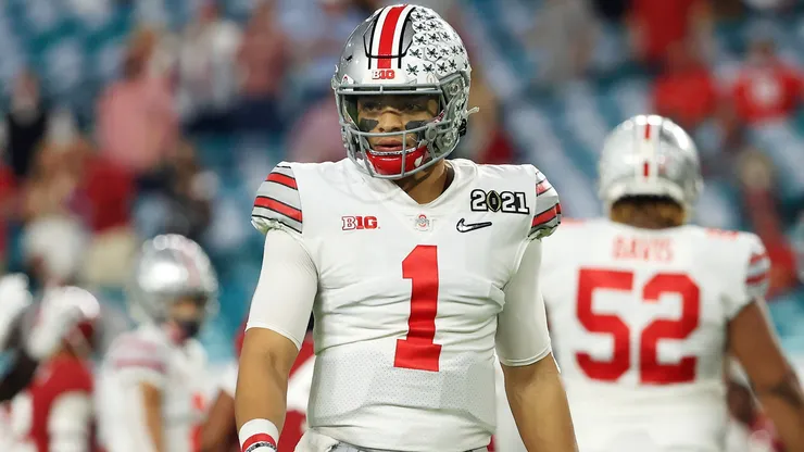 Justin Fields #1 of the Ohio State Buckeyes in 2021.