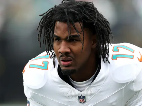 Is Jaylen Waddle playing today for Dolphins vs Patriots in 2025 NFL Week 18?
