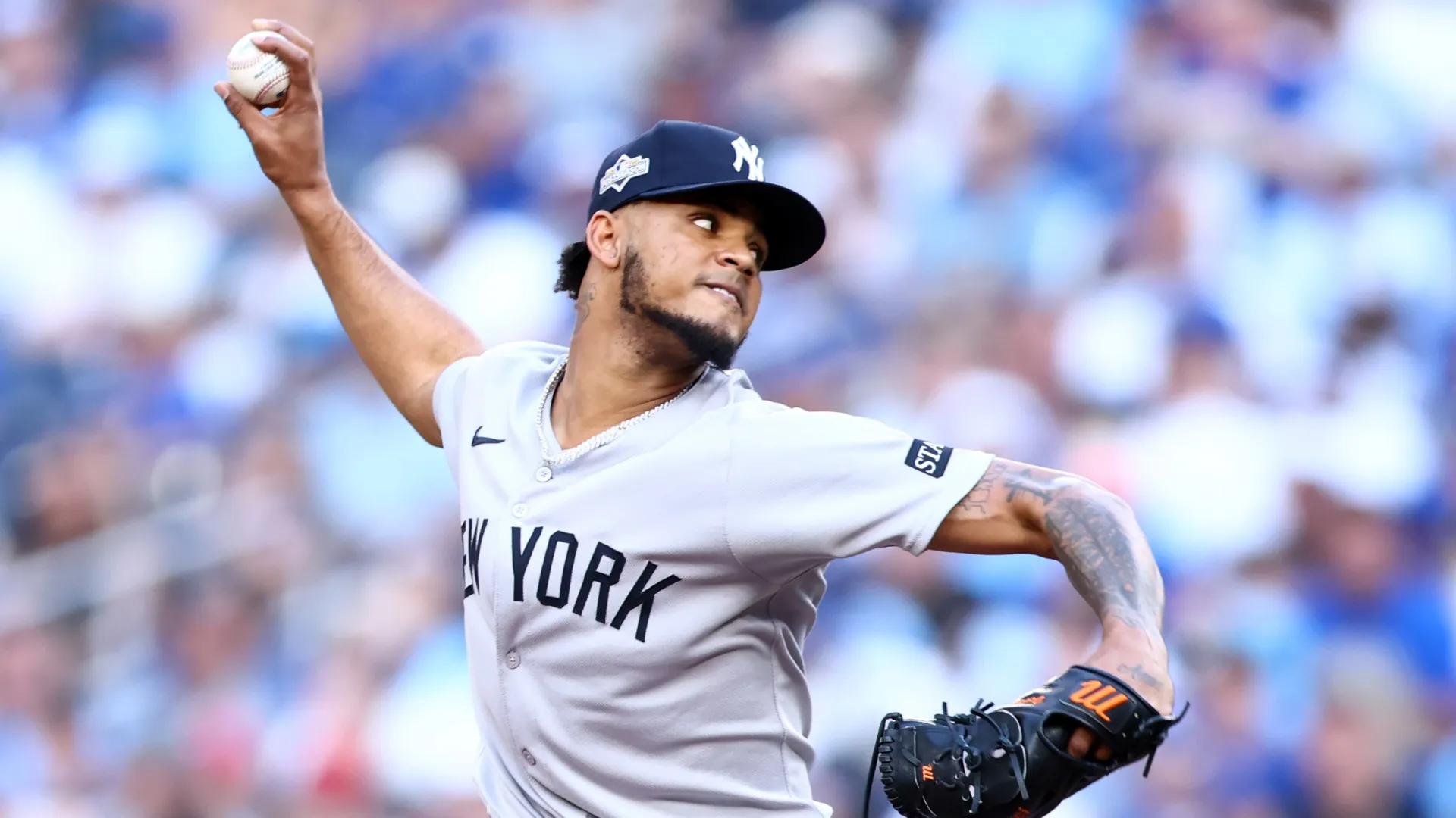 Camilo Doval pitching