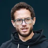 Dolphins target coach with iconic Super Bowl family ties to replace Mike McDaniel