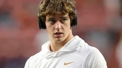 Arch Manning #16 of the Texas Longhorns.