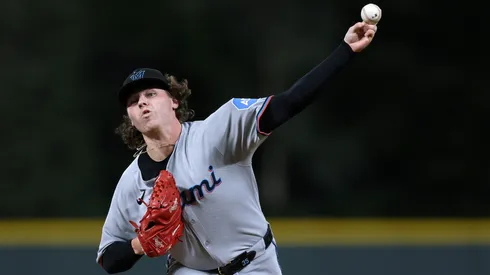 Starting pitcher Ryan Weathers #35 of the Miami Marlins throws.