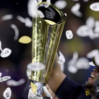 Who’s singing the national anthem at the 2026 College Football Playoff National Championship in Miami?