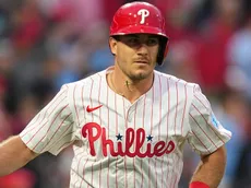 Phillies re-sign JT Realmuto: What is his contract length and salary?