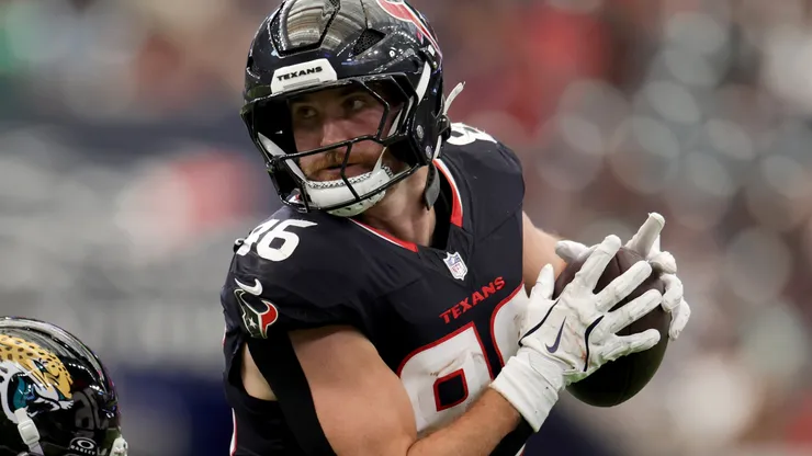 Dalton Schultz #86 of the Houston Texans.