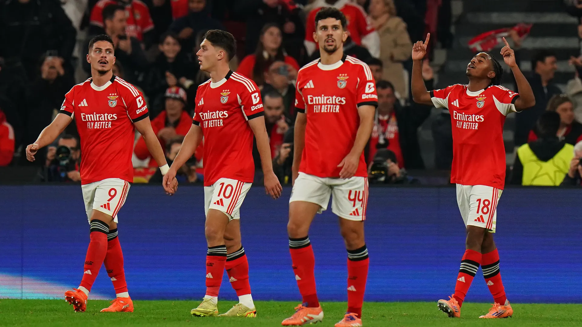 Leandro Barreiro of Benfica celebrates with teammates after scoring a goal. (Getty Images)