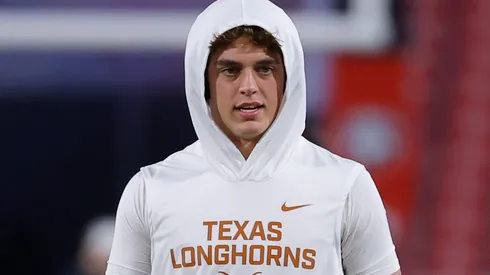 Arch Manning #16 of the Texas Longhorns.