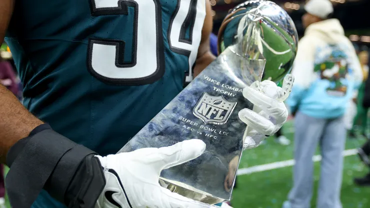 Vince Lombardi Trophy.