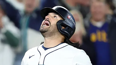 Eugenio Suárez celebrates after hitting a grand slam on October 17, 2025 in Seattle.