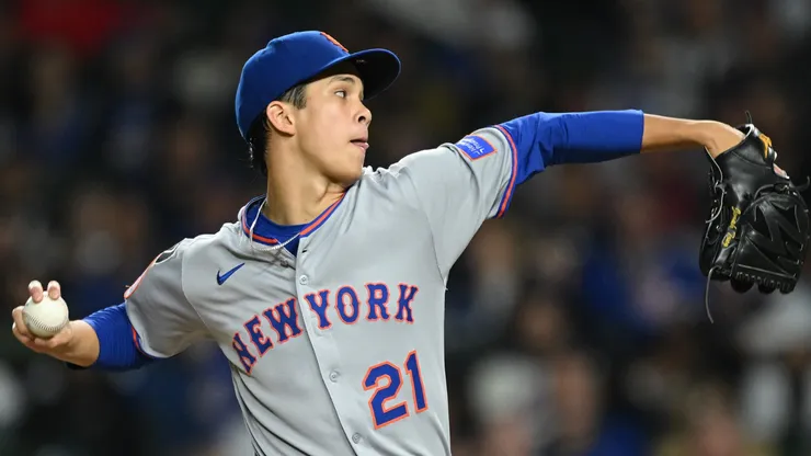 Jonah Tong pitches against the Cubs on September 24, 2025 in Chicago.