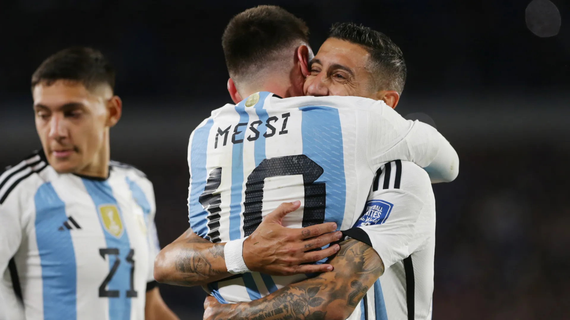 Lionel Messi hughs Angel Di Maria. (Getty Images)