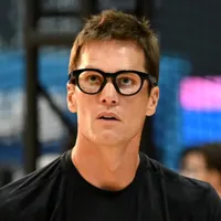 Tom Brady, Raiders miss out on five-time Super Bowl–winning coach candidate to surprising AFC team