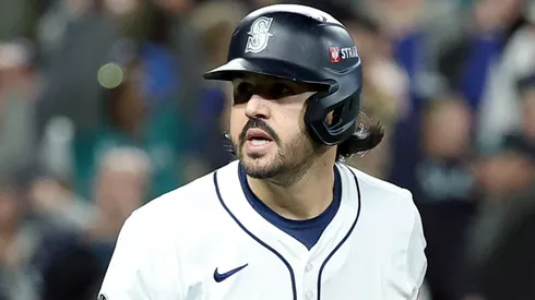 Eugenio Suárez #28 of the Seattle Mariners celebrates after hitting a grand slam.