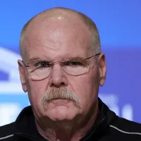 Chiefs sign longtime college football coach for 2026 season to help Andy Reid