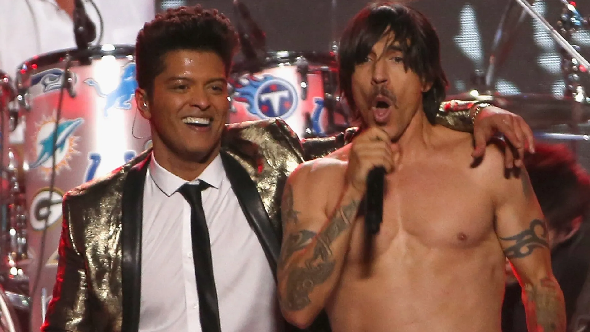 Bruno Mars and Anthony Kiedis of the Red Hot Chili Peppers (Source: Larry Busacca/Getty Images)