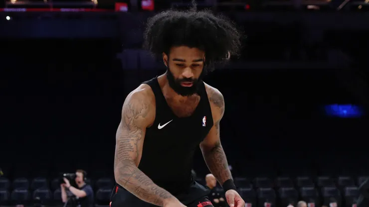 Coby White #0 of the Chicago Bulls warms up.