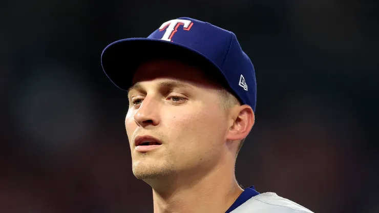 Corey Seager runs off the field on July 07, 2025 in Anaheim.