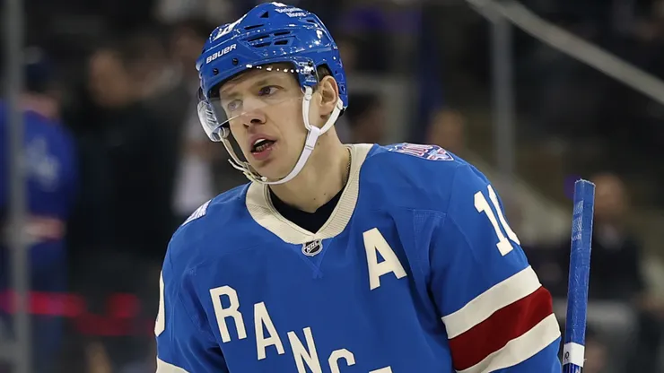 Artemi Panarin #10 of the Rangers in action against the Sabres.