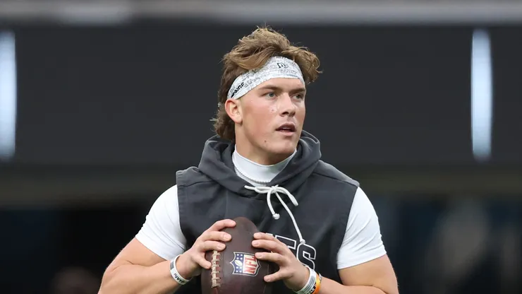 Jaxson Dart #6 of the New York Giants.