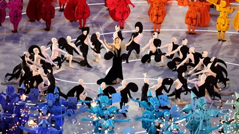 How many people worked on the 2026 Winter Olympics opening ceremony?