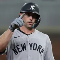 NY Yankees make key roster move after re-signing veteran first baseman
