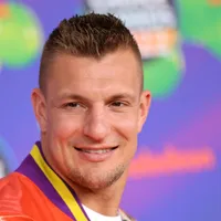 Rob Gronkowski sends clear message about Tom Brady not rooting for the Patriots in 2026 Super Bowl