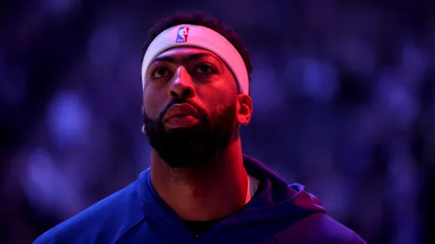 Anthony Davis prior to a game with the Dallas Mavericks.
