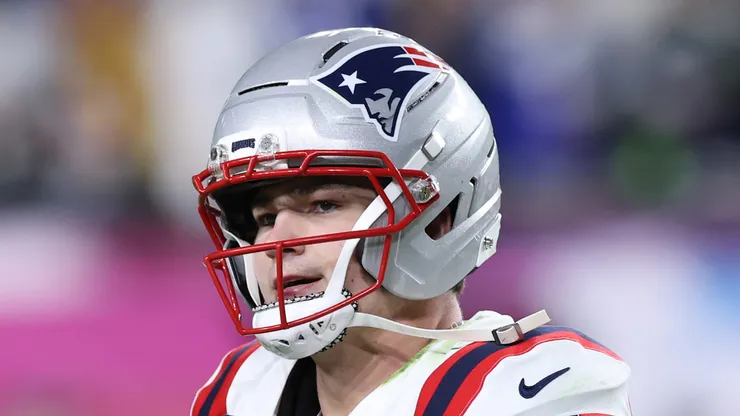 Drake Maye quarterback of the Patriots