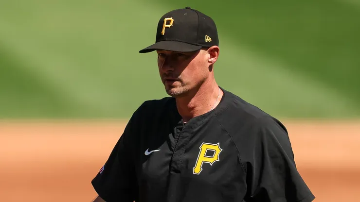 Don Kelly #12 of the Pittsburgh Pirates.