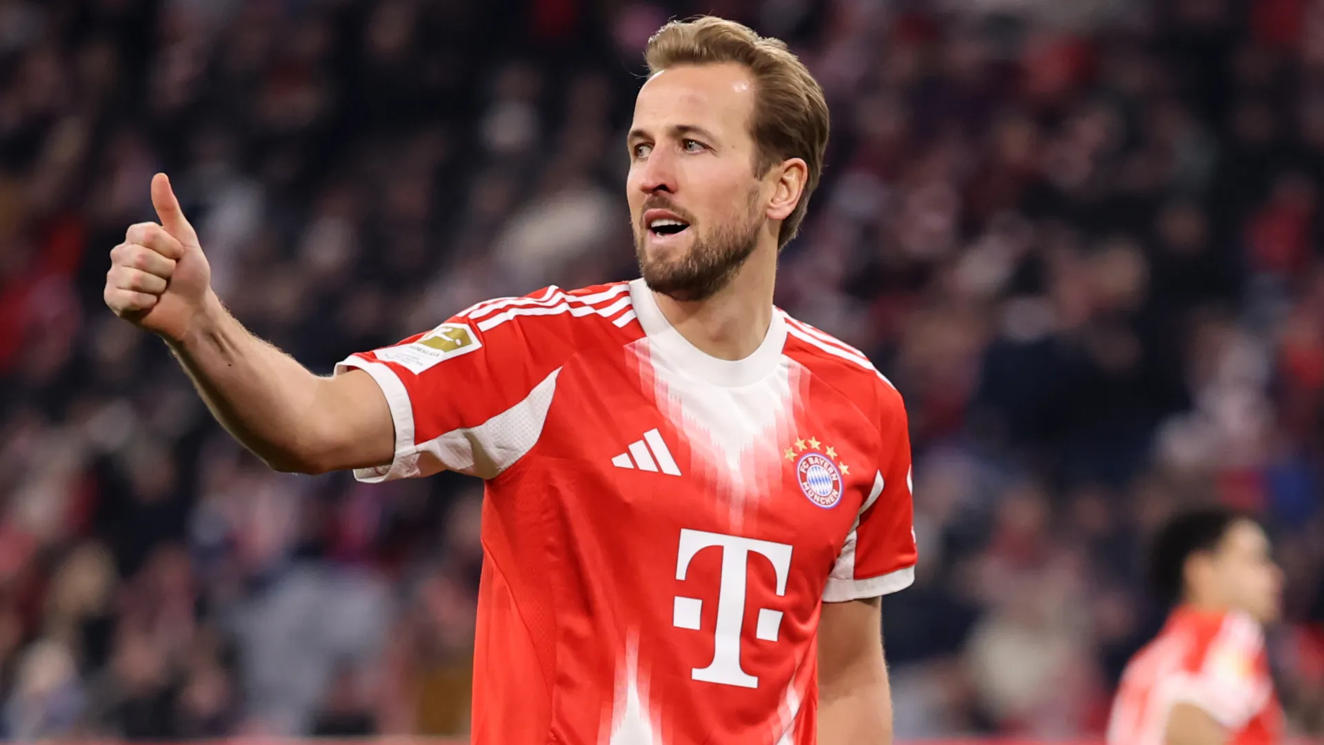 Harry Kane gives thumbs up