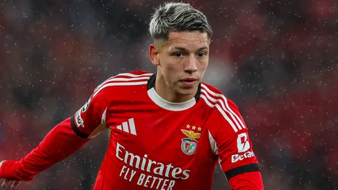 Gianluca Prestianni of SL Benfica runs with the ball.