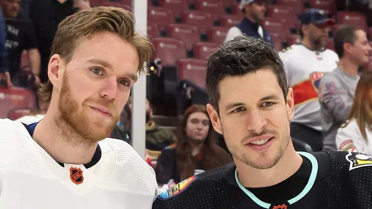 Connor McDavid and Sidney Crosby of Team Canada