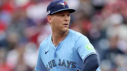Bowden Francis #44 of the Blue Jays throws a pitch.