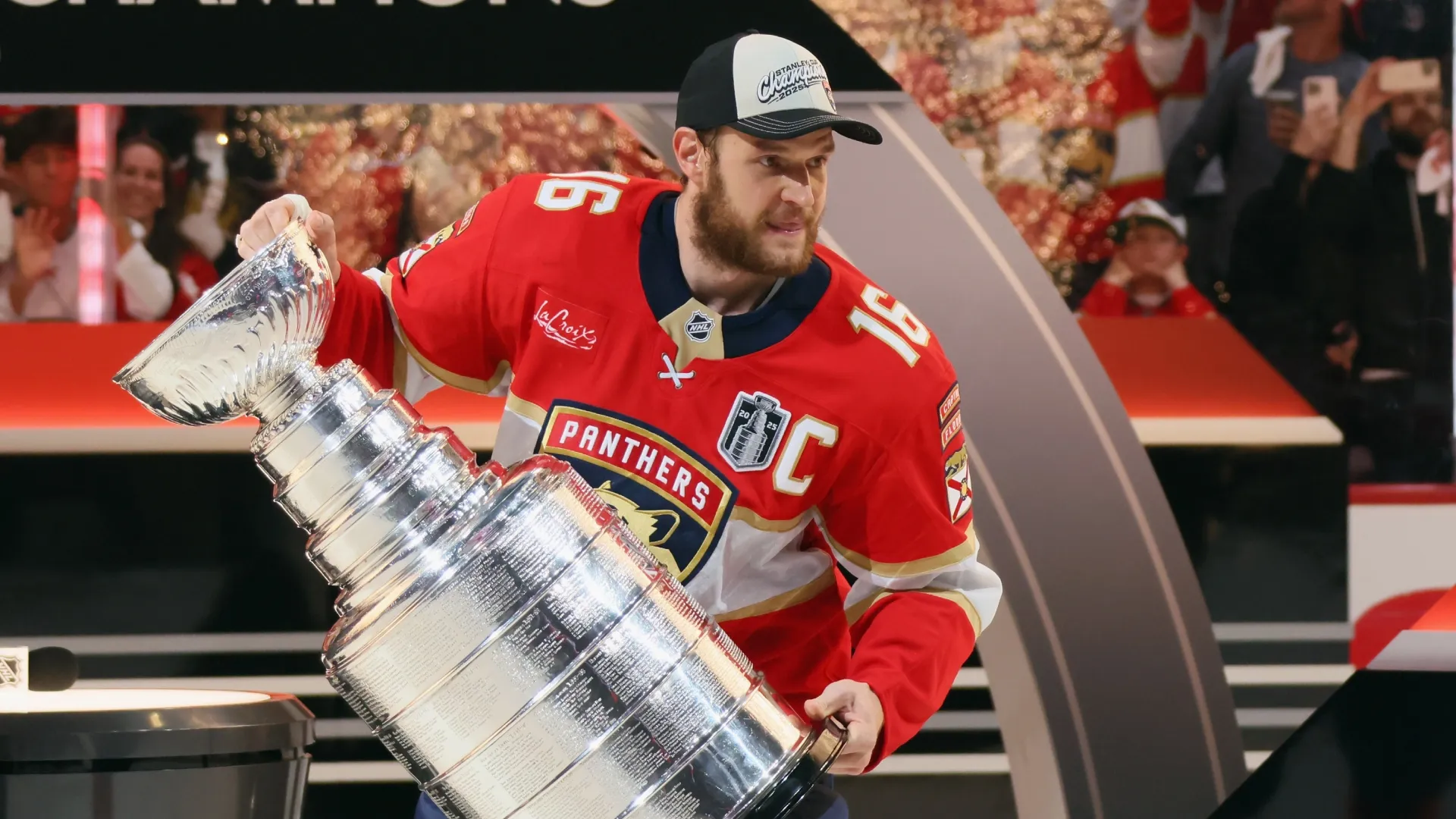 Aleksander Barkov hoists Stanley Cup