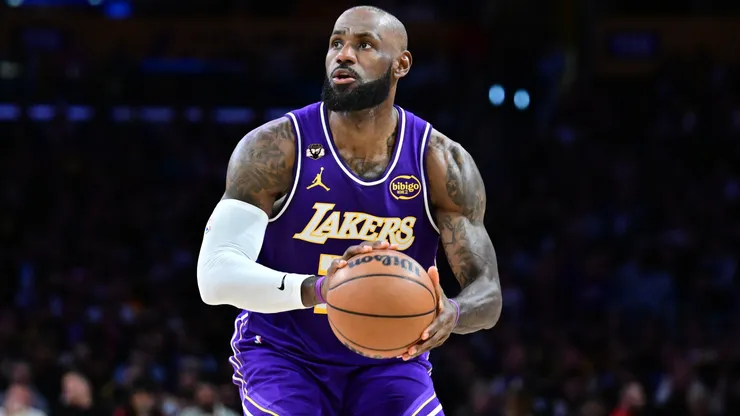 LeBron James #23 of the Los Angeles Lakers maintains possession.