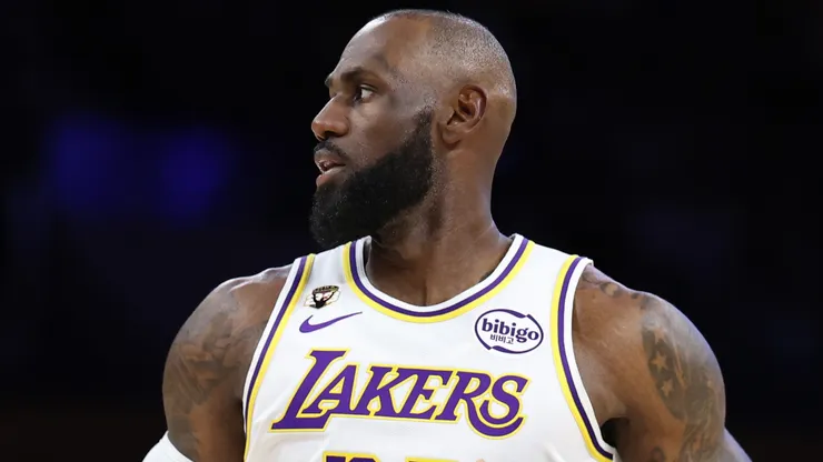 LeBron James #23 of the Los Angeles Lakers looks on.