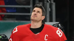 An injured Sidney Crosby during the medal ceremony of the 2026 Winter Olympics