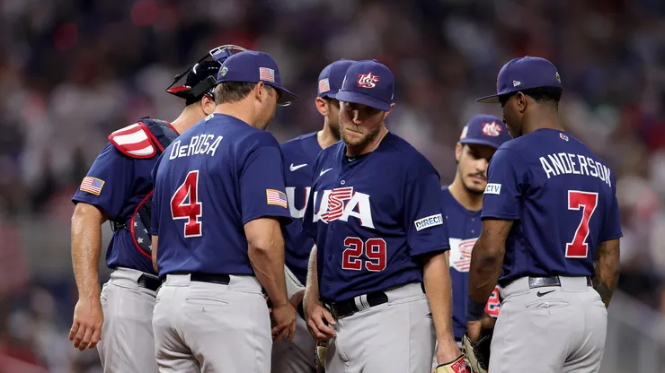 Merrill Kelly and Team USA teammates during the 2023 WBC.