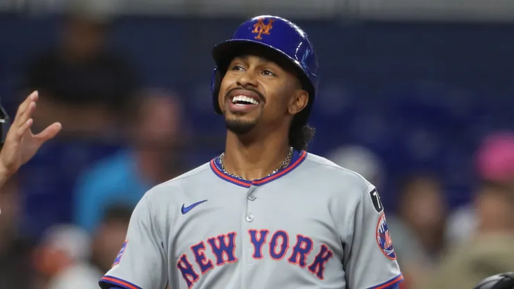 Francisco Lindor #12 of the Mets reacts during the first inning against the Marlins.