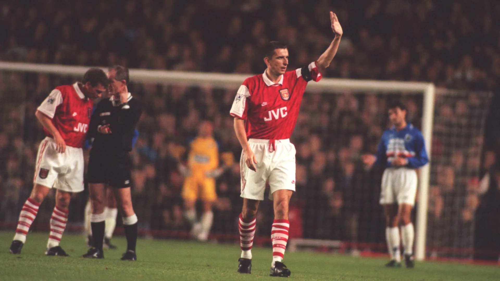 Alan Smith applauded by Arsenal fans at his testimonial match against Sampdoria at Highbury in 1995.