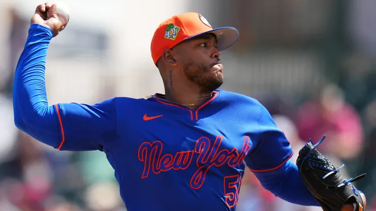 Freddy Peralta #51 of the New York Mets throws a pitch.