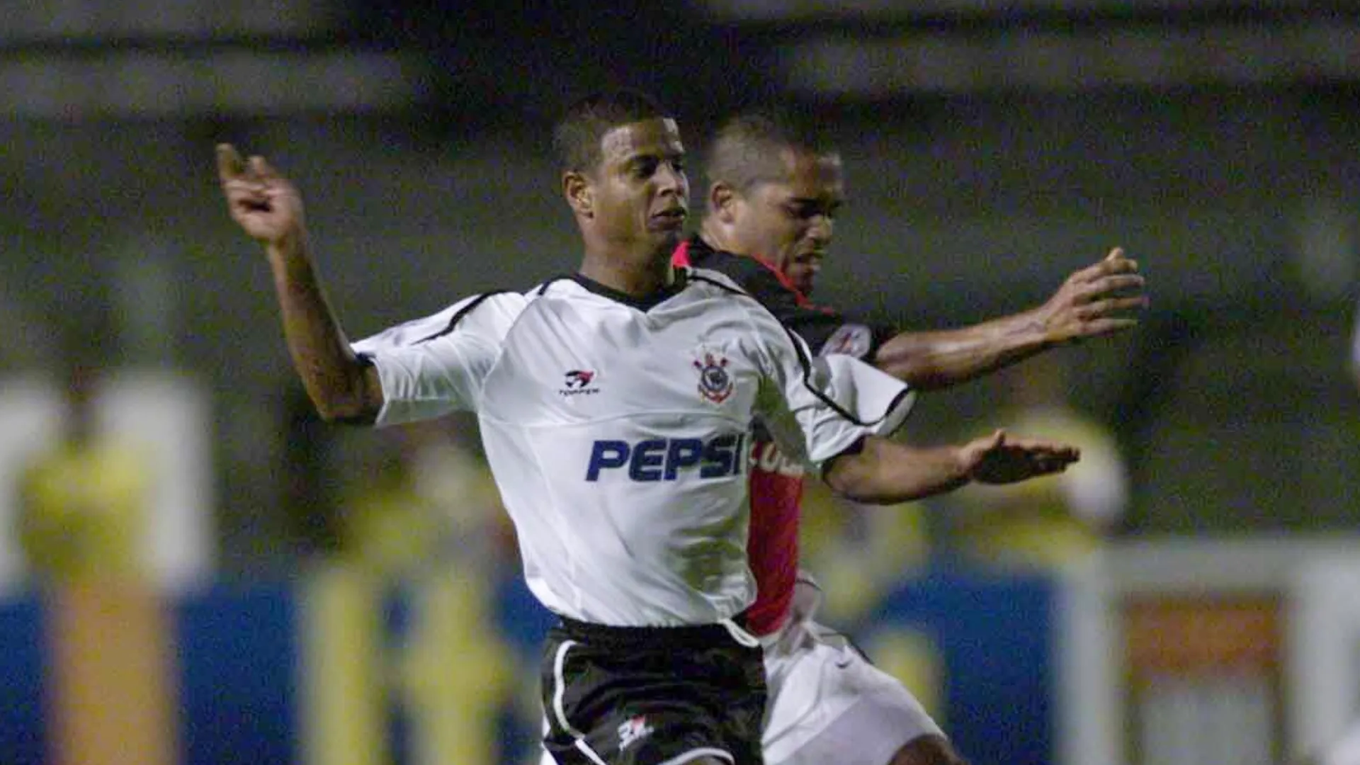Marcelino Carioca playing for Corinthians